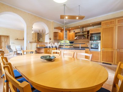 Pronájem rodinného domu, 180m²