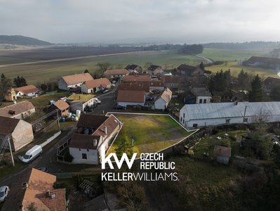 Prodej stavební parcely 730 m² Lážovice