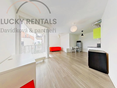 Pronájem bytu 1+kk, garsoniery 38 m² Praha