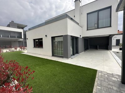 Prodej vily, 250m²