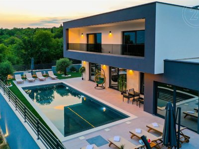 Prodej vily, 275m²