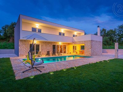 Prodej vily, 243m²