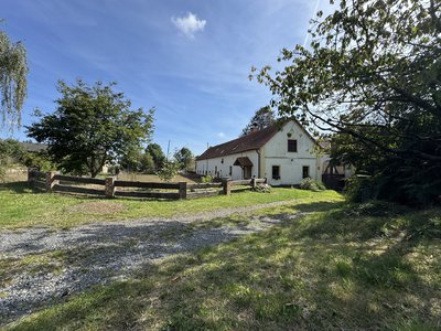 Prodej rodinného domu, 725m²