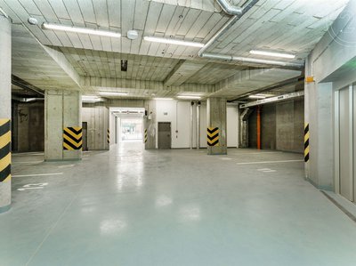 Pronájem parkovacího místa 12 m² Praha