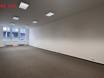 Pronájem kanceláře 58 m² Rosice