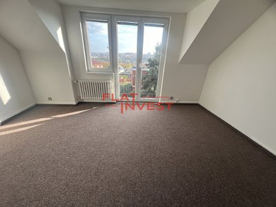 Pronájem bytu 4+kk 100 m² Praha