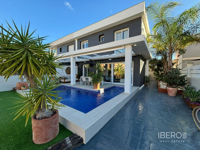 Prodej rodinného domu, 102m²