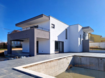 Prodej rodinného domu, 220m²