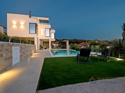 Prodej rodinného domu, 230m²