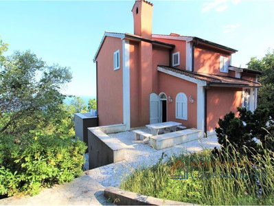 Prodej rodinného domu, 260m²