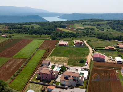 Prodej stavební parcely, 833m²