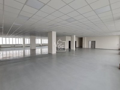 Pronájem kanceláře 2400 m² Hradec Králové