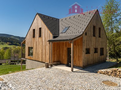Prodej rodinného domu, 179m²