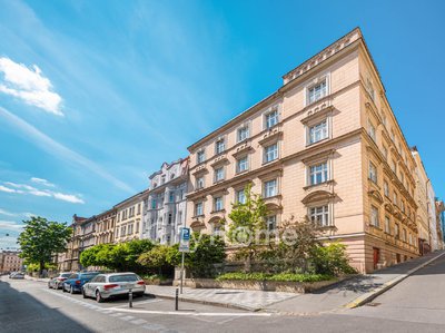 Pronájem bytu 1+1 43 m² Praha