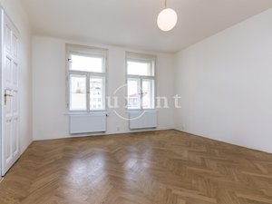 Pronájem bytu 1+1 34 m² Praha
