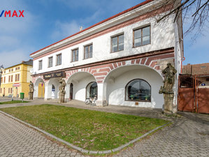 Prodej činžovního domu 450 m² Dašice