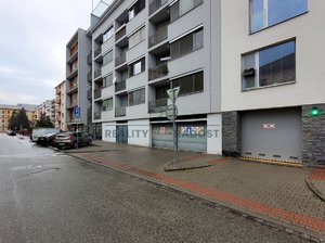 Pronájem parkovacího místa 16 m² Brno
