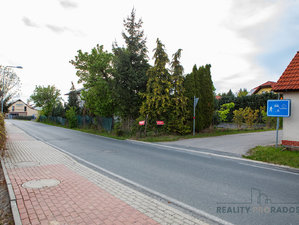 Prodej stavební parcely 1766 m² Dolní Břežany