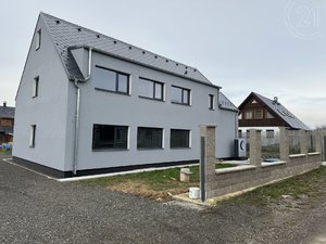 Prodej rodinného domu 256 m² Čtveřín