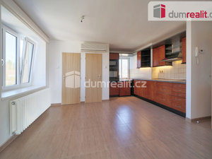 Pronájem bytu 4+1 96 m² Praha