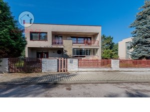 Prodej rodinného domu 228 m²
