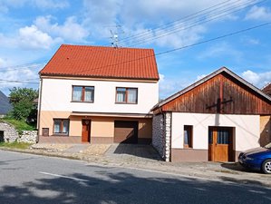 Prodej dvougeneračního domu 400 m² Dolní Dunajovice