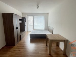 Pronájem bytu 1+kk, garsoniery 34 m² Hradec Králové