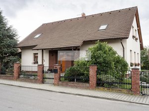 Prodej rodinného domu 260 m² Březno