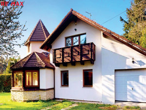 Prodej rodinného domu 323 m²