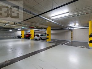 Pronájem parkovacího místa 13 m² Praha