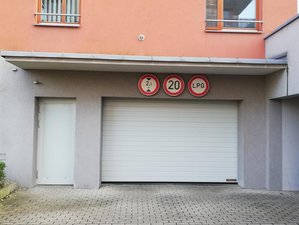 Pronájem parkovacího místa 15 m² Praha