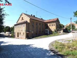 Prodej činžovního domu 800 m² Zvoleněves
