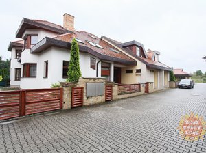 Pronájem rodinného domu 384 m² Praha