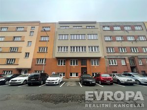 Pronájem bytu 3+kk 82 m² Hradec Králové