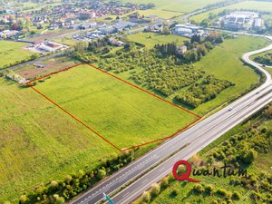Prodej komerčního pozemku 18368 m² Jenišov
