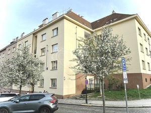 Pronájem bytu 1+1 52 m² Praha