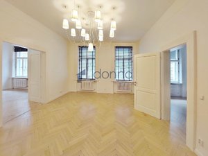 Pronájem bytu 3+1 95 m² Praha