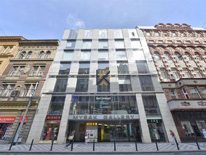 Pronájem kanceláře 423 m² Praha