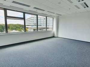Pronájem kanceláře 480 m² Praha