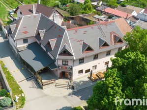 Prodej restaurace 1593 m² Šatov
