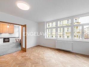Pronájem bytu 4+1 141 m² Praha