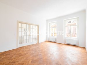 Pronájem bytu 4+1 131 m² Praha