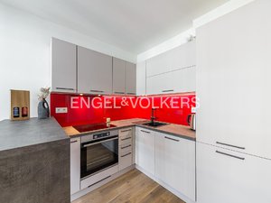 Pronájem bytu 2+kk 45 m² Praha