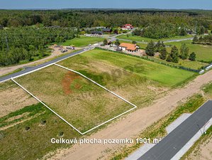 Prodej stavební parcely 1901 m² Káraný