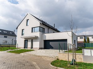 Prodej rodinného domu 271 m² Horoměřice