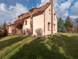 Prodej rodinného domu 210 m² Dobřejovice