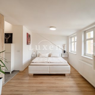 Pronájem bytu 1+kk a garsoniéry 37 m² Praha, Duškova