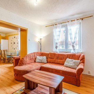Prodej bytu 3+1 66 m² Ostrov, Komenského