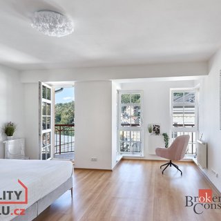Prodej bytu 4+kk 142 m² Karlovy Vary, Zámecký vrch