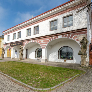 Prodej rodinného domu 450 m² Dašice, náměstí T. G. Masaryka